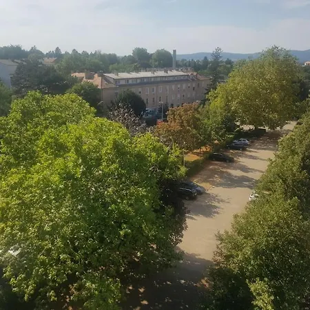 Daire Modern Kis Lakas Veszpremben